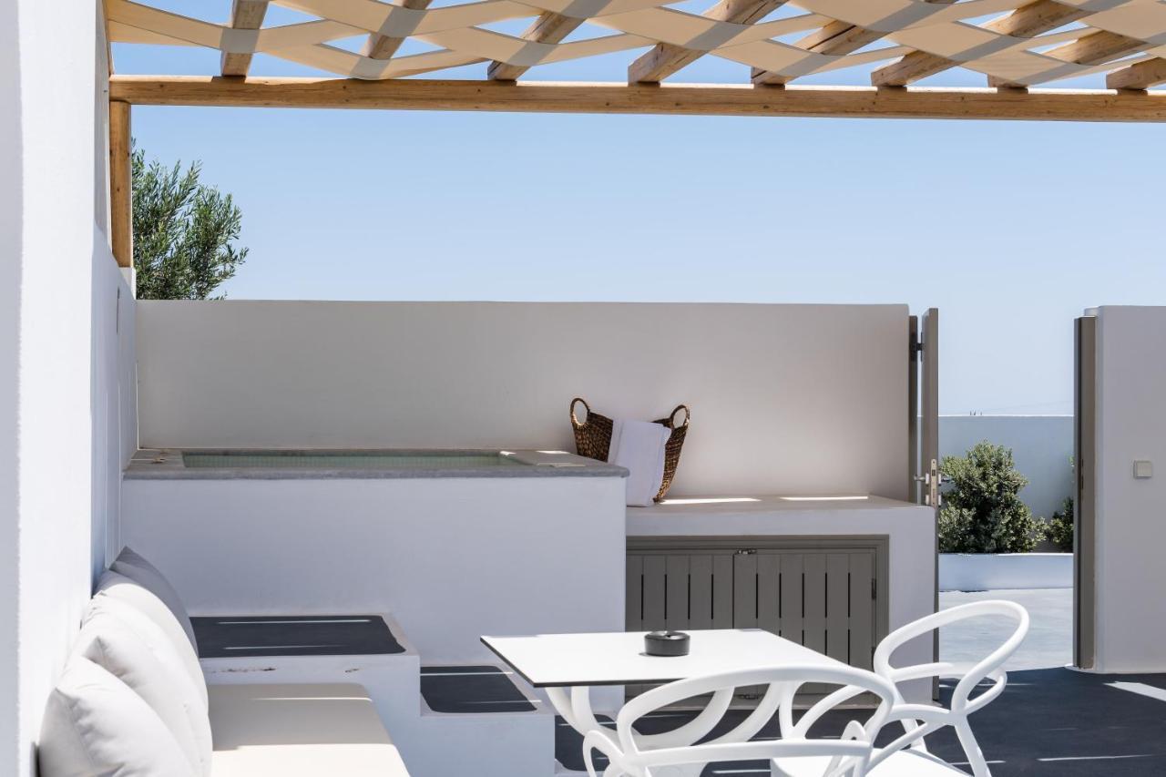 Symphony Suites Santorini Pýrgos Exterior foto
